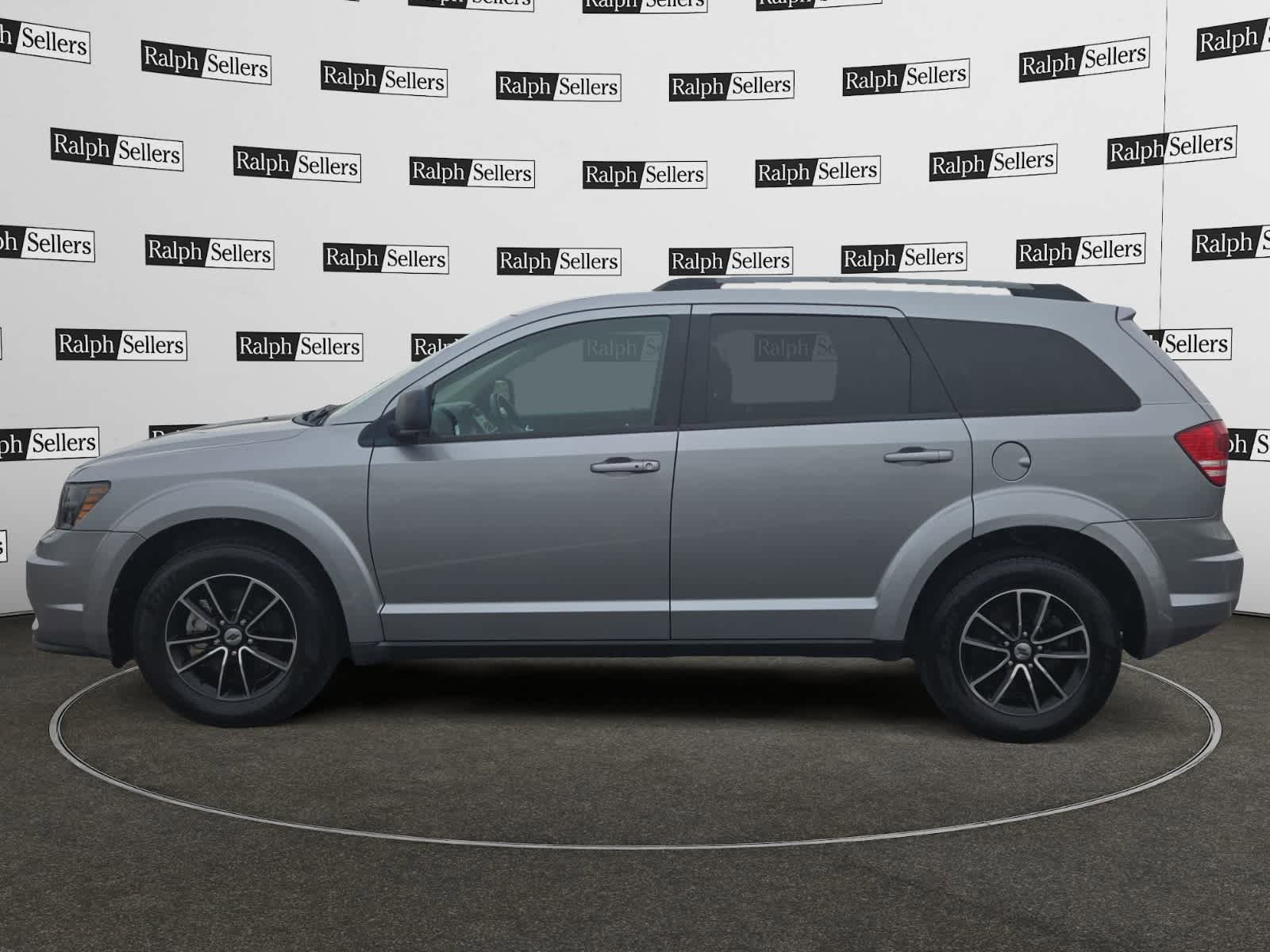 Used 2018 Dodge Journey SE w/ Popular Equipment Group image 3