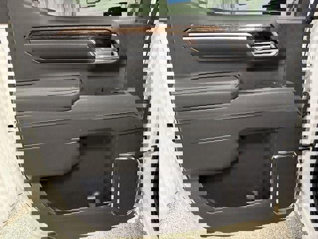 Used 2025 GMC Sierra 1500 Elevation image 27