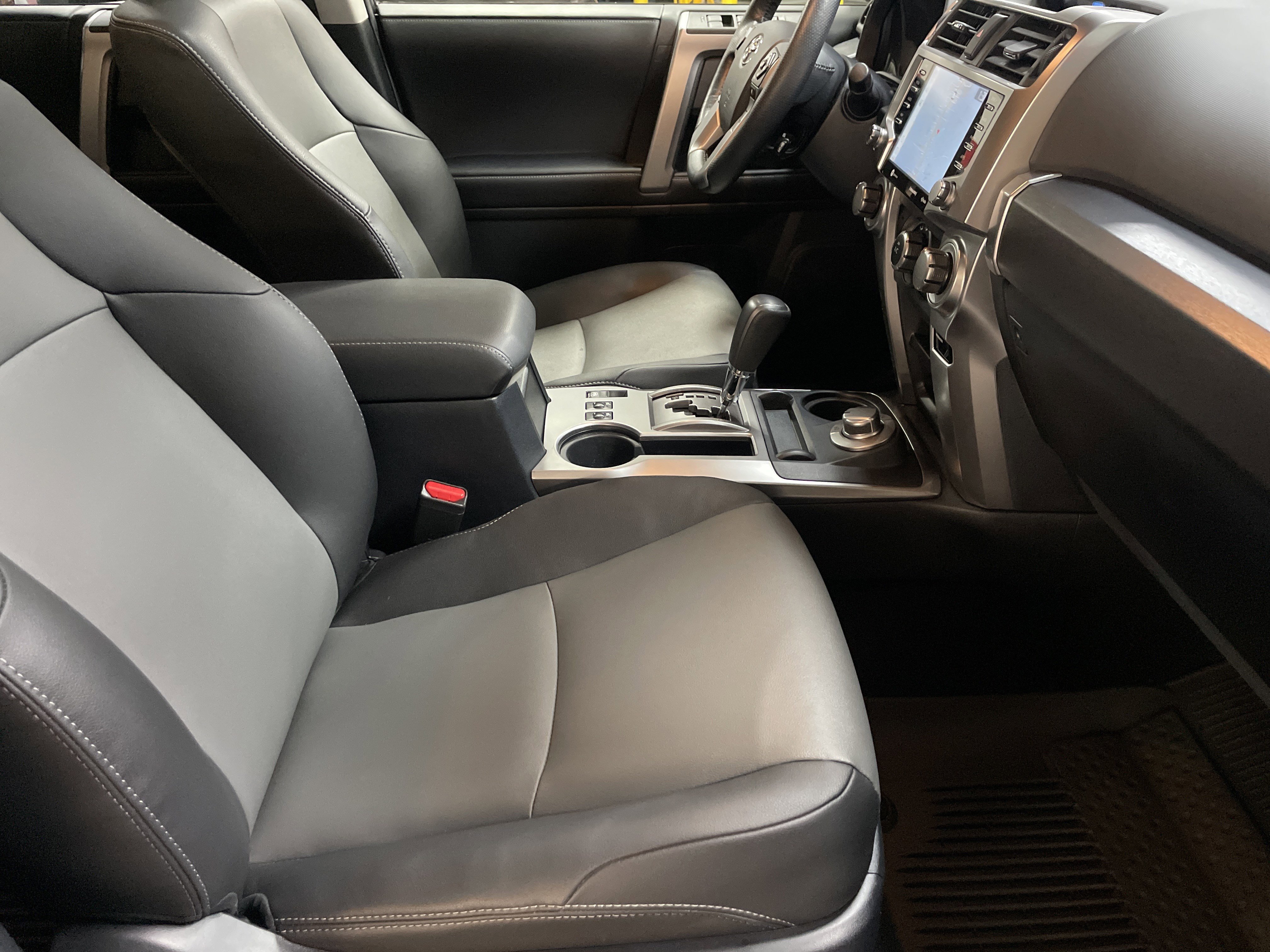 Certified 2024 Toyota 4Runner SR5 Premium image 34