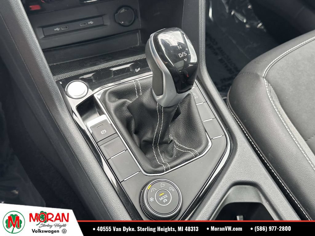 Certified 2023 Volkswagen Taos SE w/ Panoramic Sunroof Package AWD/4WD image 32