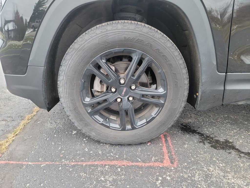 Used 2023 GMC Terrain AT4 w/ Infotainment Package II image 27