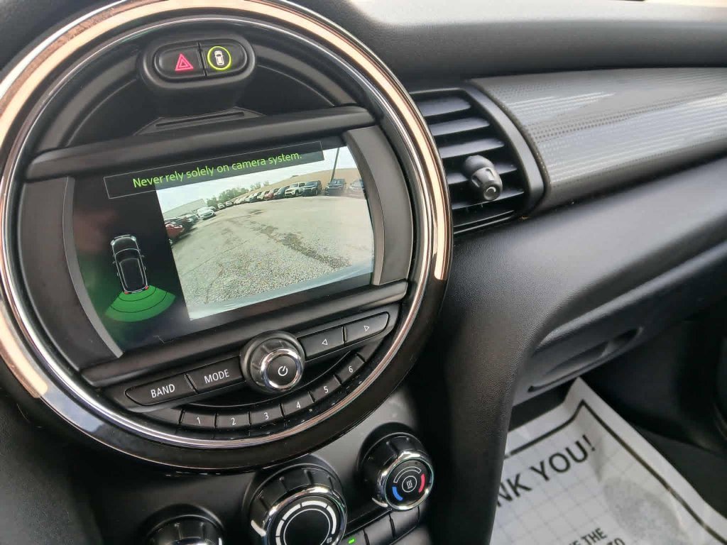 Used 2020 MINI Cooper 2-Door Hardtop FWD image 13