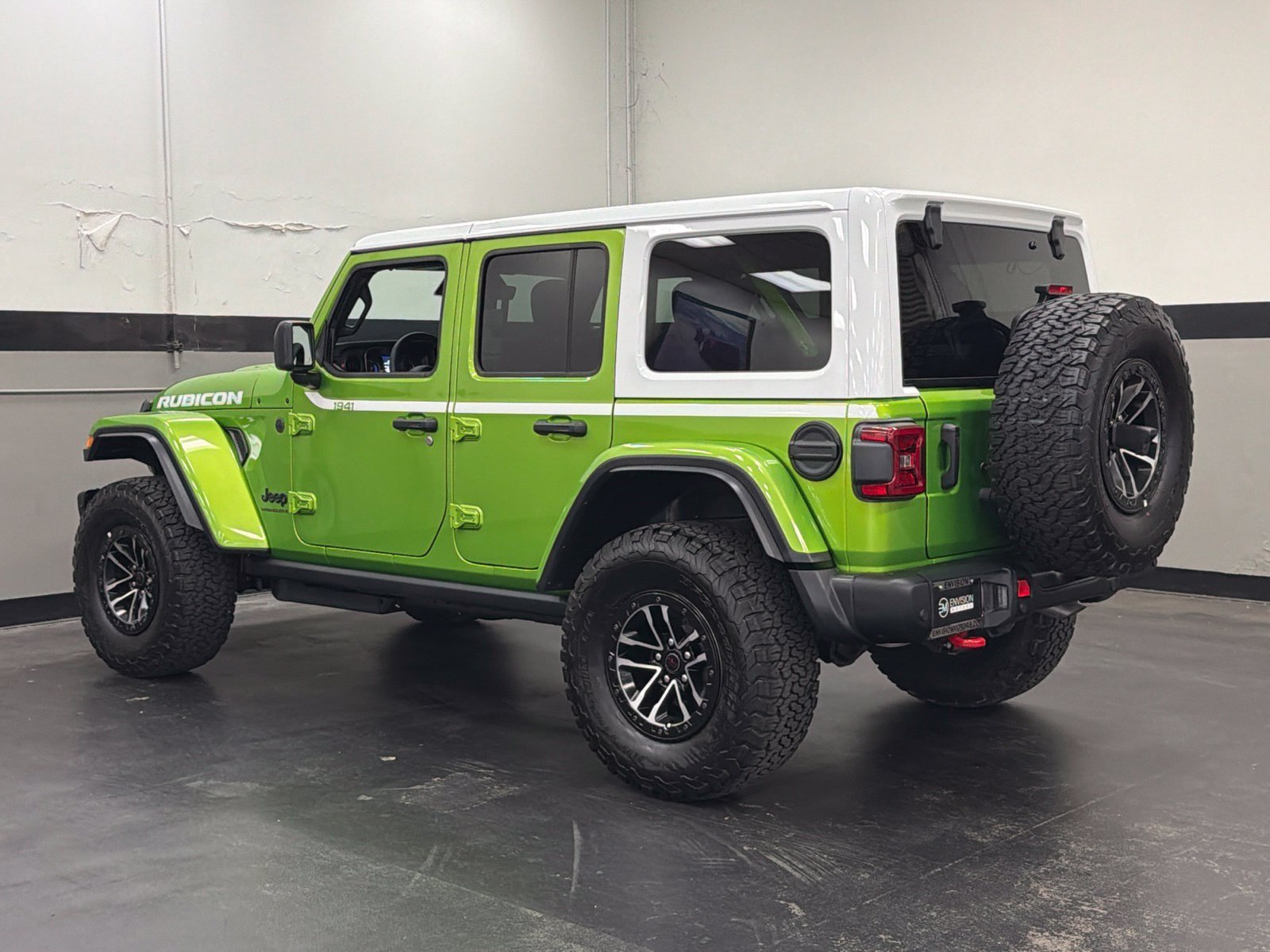 Used 2026 Jeep Wrangler Unlimited Rubicon AWD/4WD image 8
