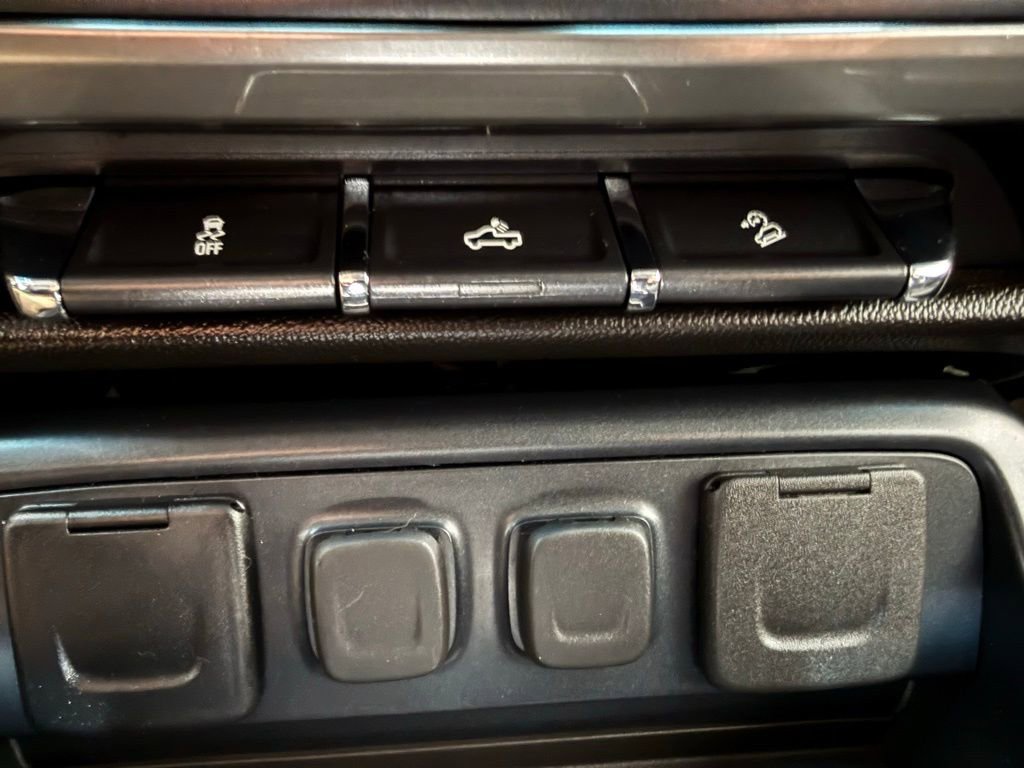 Used 2018 Chevrolet Silverado 3500 LT w/ LT Convenience Package AWD/4WD image 38