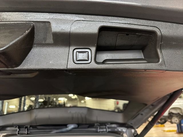 Used 2017 GMC Acadia SLT image 16