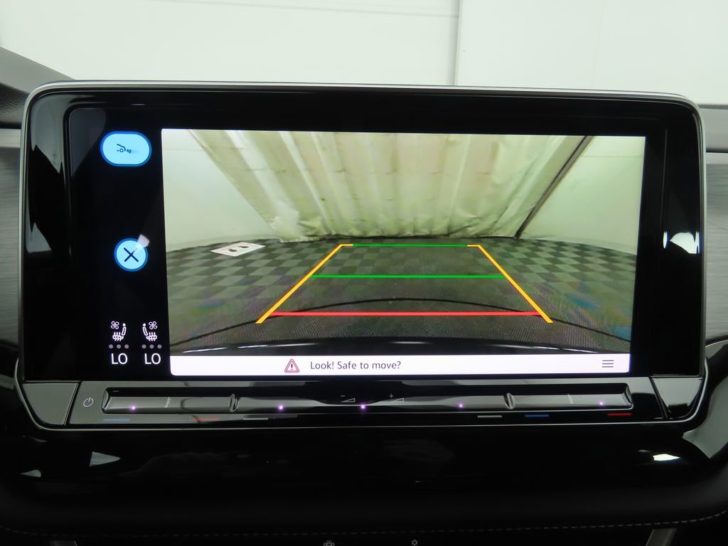 Used 2025 Volkswagen Atlas Cross Sport SE image 15