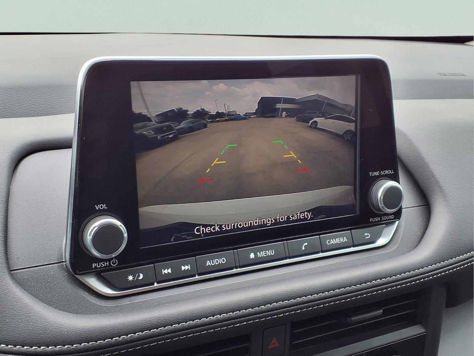 Used 2025 Nissan Rogue S image 17