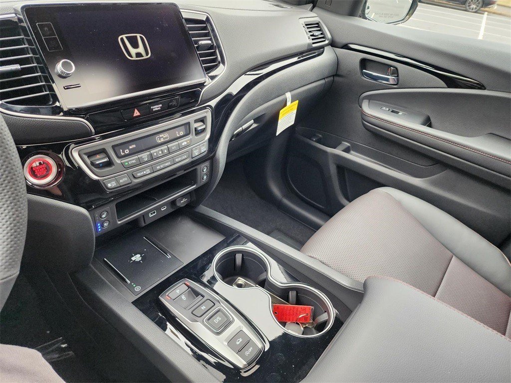 Used 2024 Honda Ridgeline Black Edition image 32