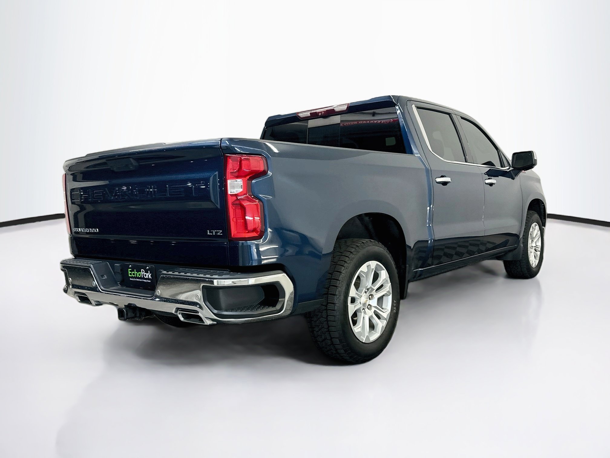 Used 2023 Chevrolet Silverado 1500 LTZ w/ LTZ Premium Package AWD/4WD image 9