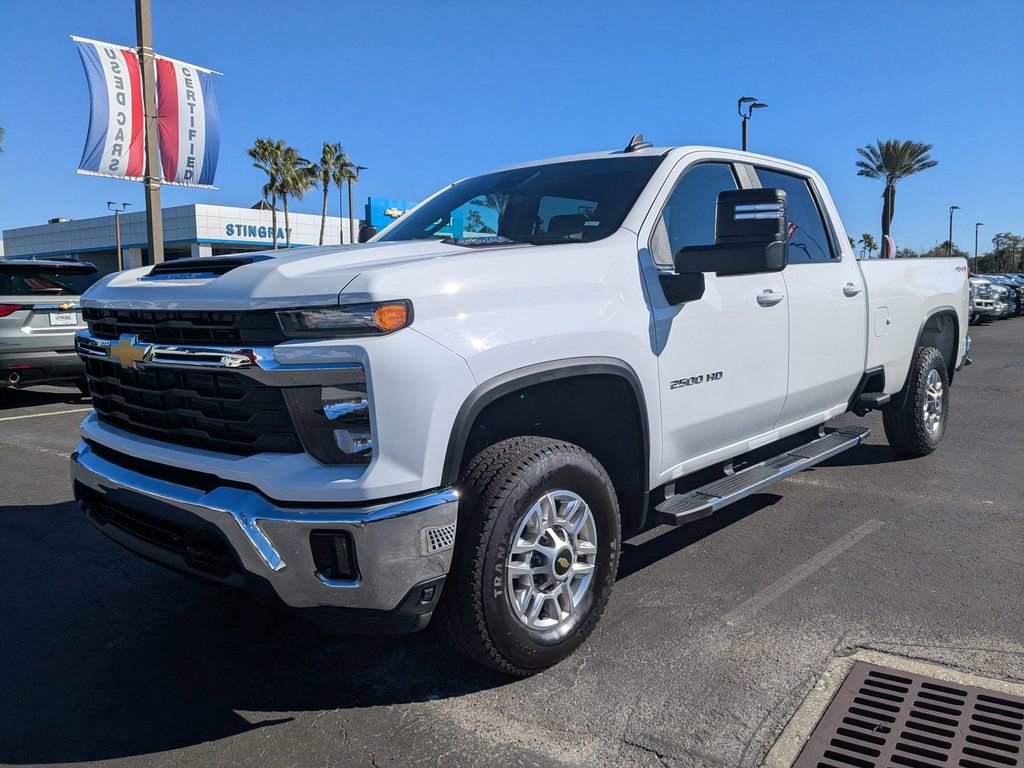 Used 2025 Chevrolet Silverado 2500 LT w/ Convenience Package image 8