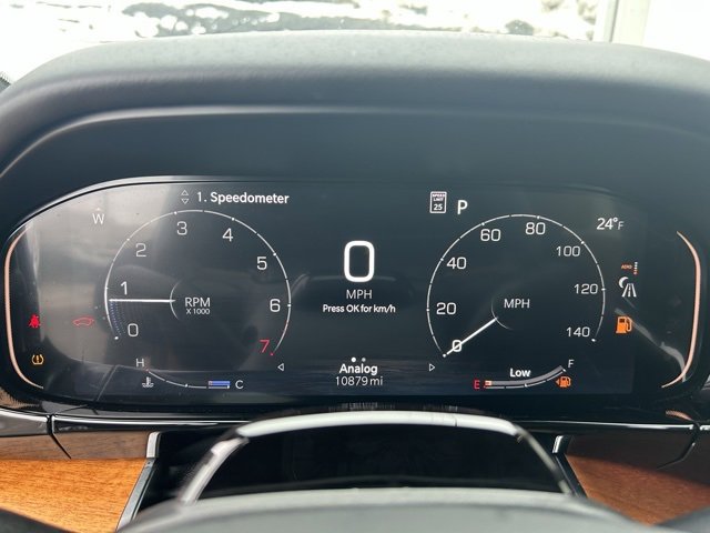 Certified 2025 Jeep Grand Wagoneer Series III w/ HD Trailer Tow Package image 2