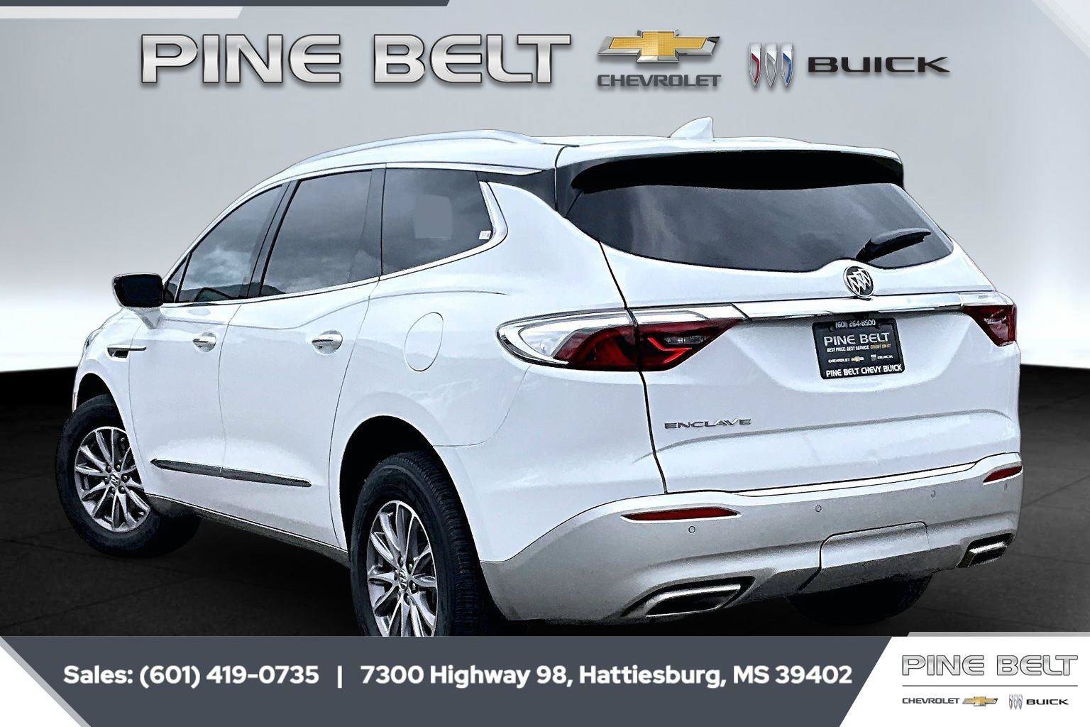 Used 2023 Buick Enclave Essence FWD image 2