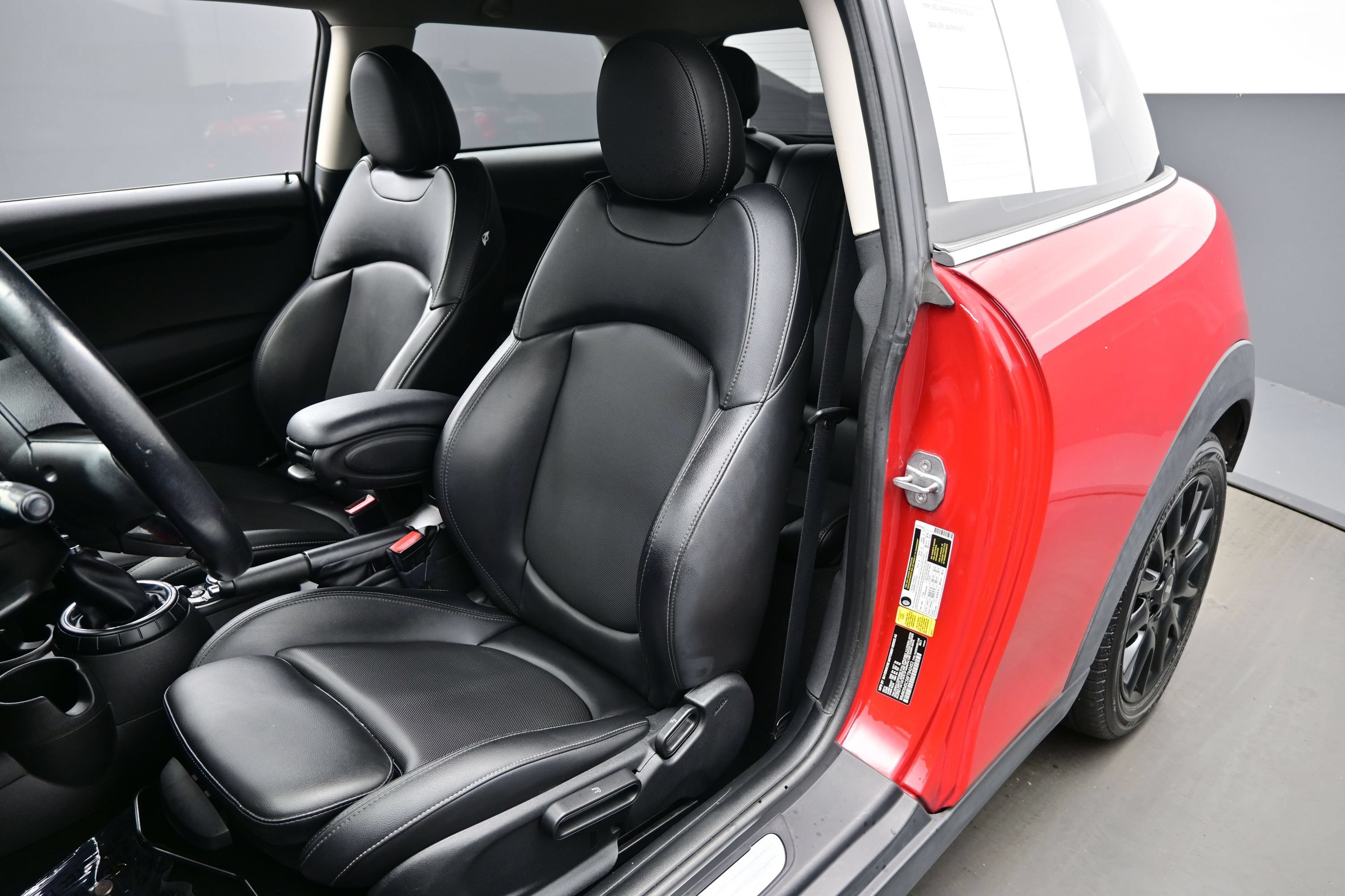 Used 2015 MINI Cooper 2-Door Hardtop FWD image 10