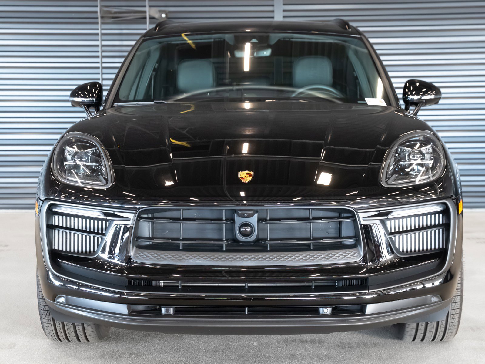 Certified 2025 Porsche Macan S image 8