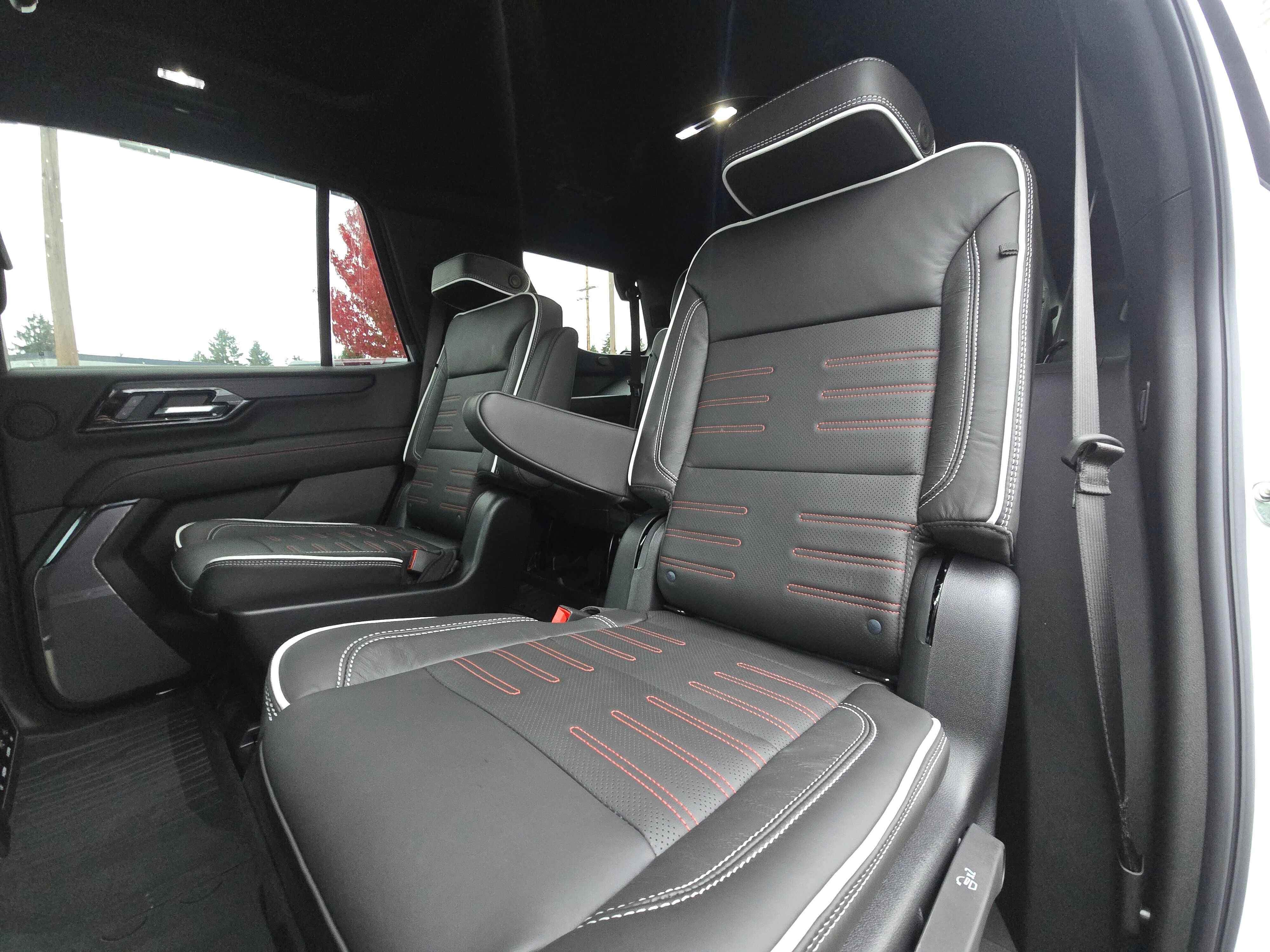 New 2026 GMC Yukon AT4 Ultimate w/ LPO, Floor Liner Package AWD/4WD image 12