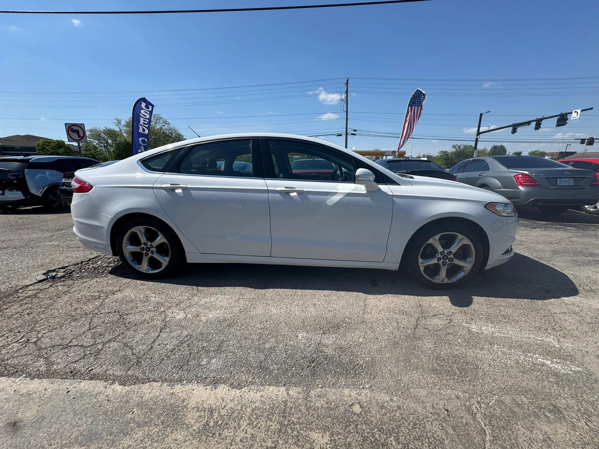 Used 2014 Ford Fusion SE w/ Equipment Group 201A FWD image 8
