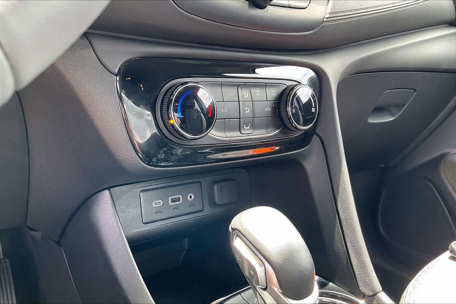 Used 2023 Buick Encore GX Preferred FWD image 31