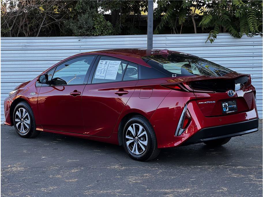 Used 2017 Toyota Prius Prime Advanced FWD image 10