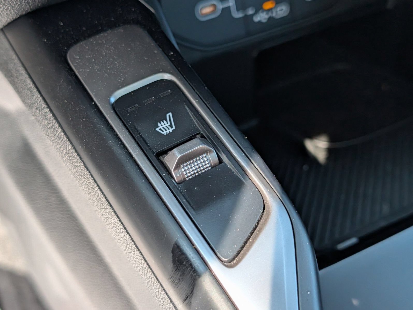 Used 2025 Kia Sorento S w/ Panoramic Sunroof Package FWD image 13
