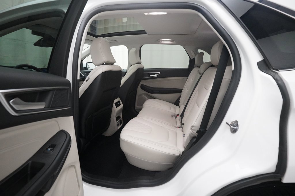 Used 2024 Ford Edge Titanium image 16