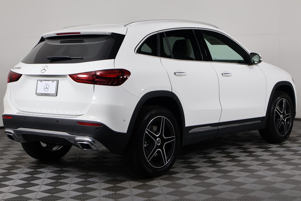 New 2026 Mercedes-Benz GLA 250 image 2