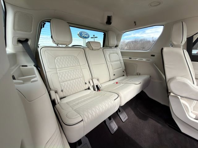 Used 2022 Lincoln Navigator Black Label AWD/4WD image 11