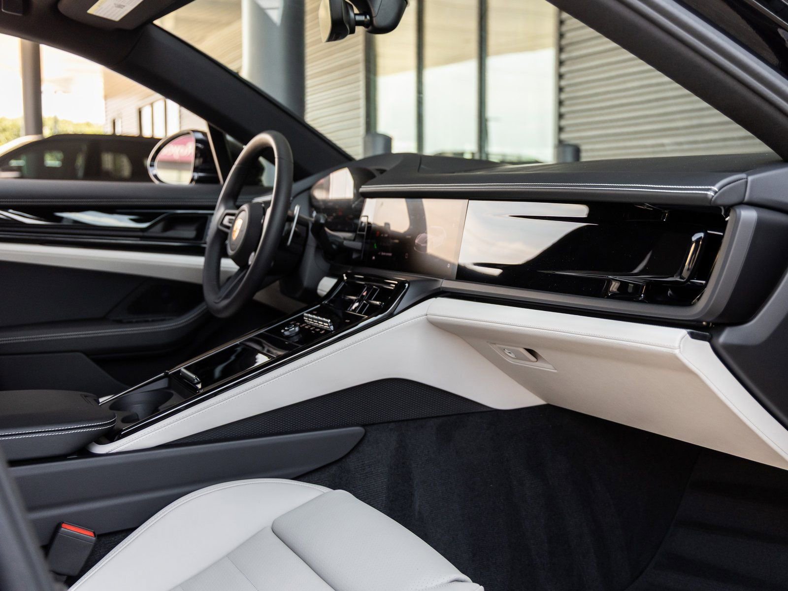 Certified 2025 Porsche Panamera image 46