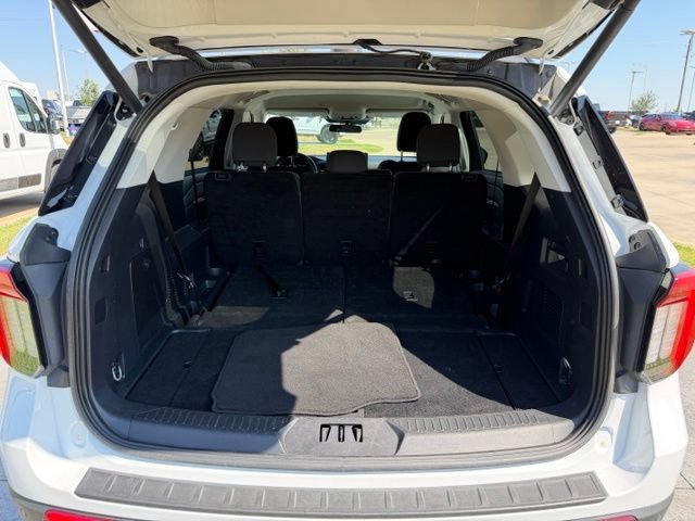 Certified 2025 Ford Explorer Active RWD image 8