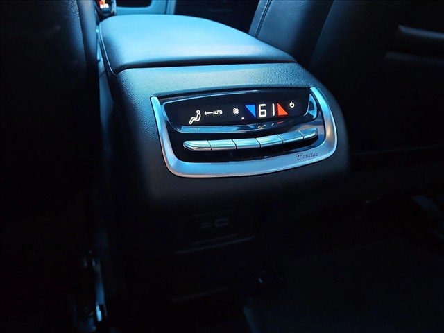 Used 2024 Cadillac XT6 Luxury w/ LPO, Floor Liner Package FWD image 17