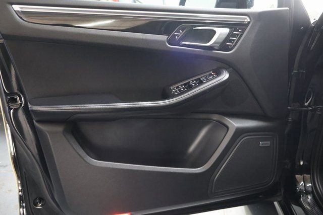 Used 2018 Porsche Macan GTS w/ Premium Package Plus image 19