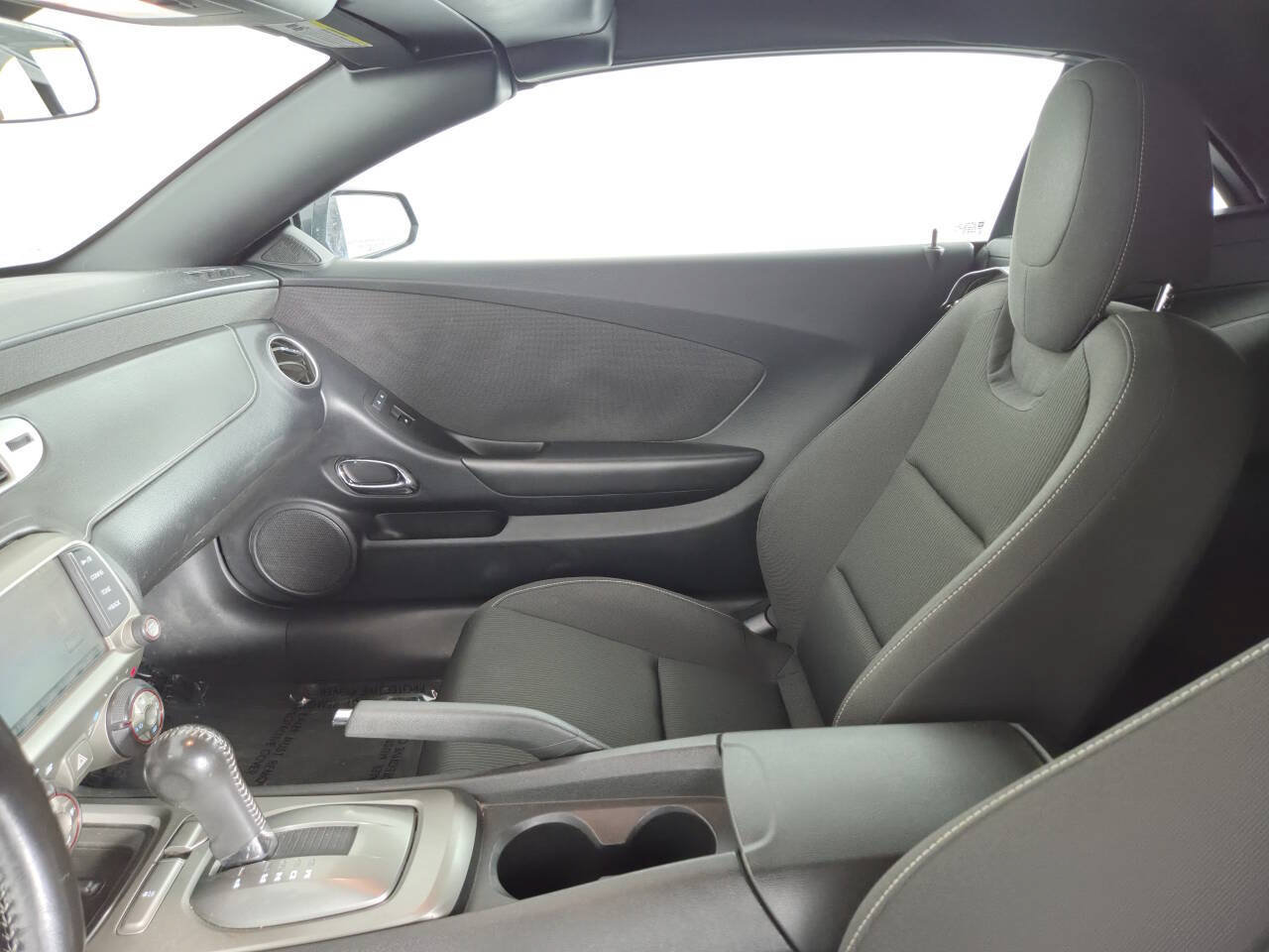 Used 2015 Chevrolet Camaro LT RWD image 16