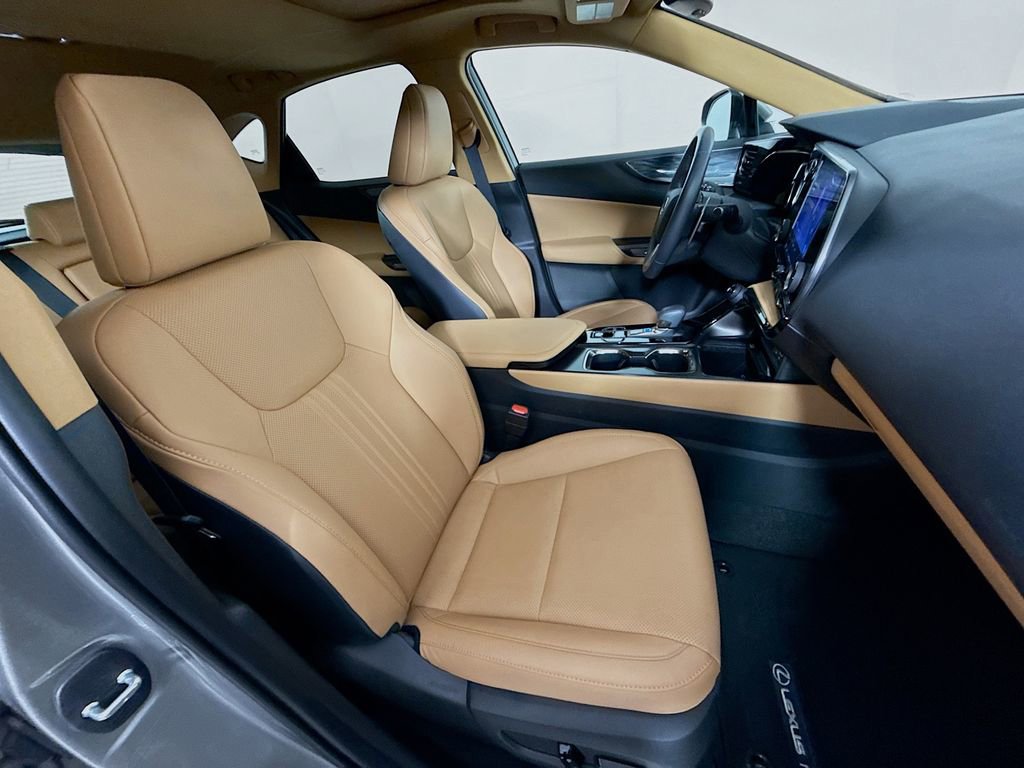 Used 2025 Lexus NX 250 FWD w/ Premium Package image 29