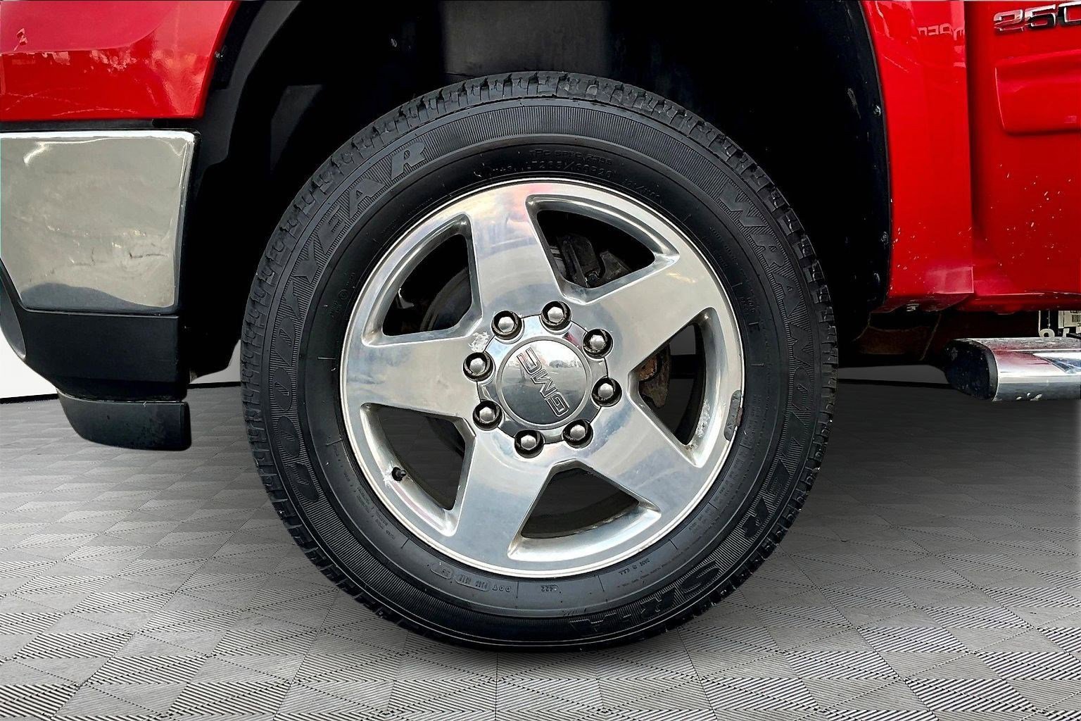 Used 2013 GMC Sierra 2500 SLE w/ SLE Preferred Package image 32