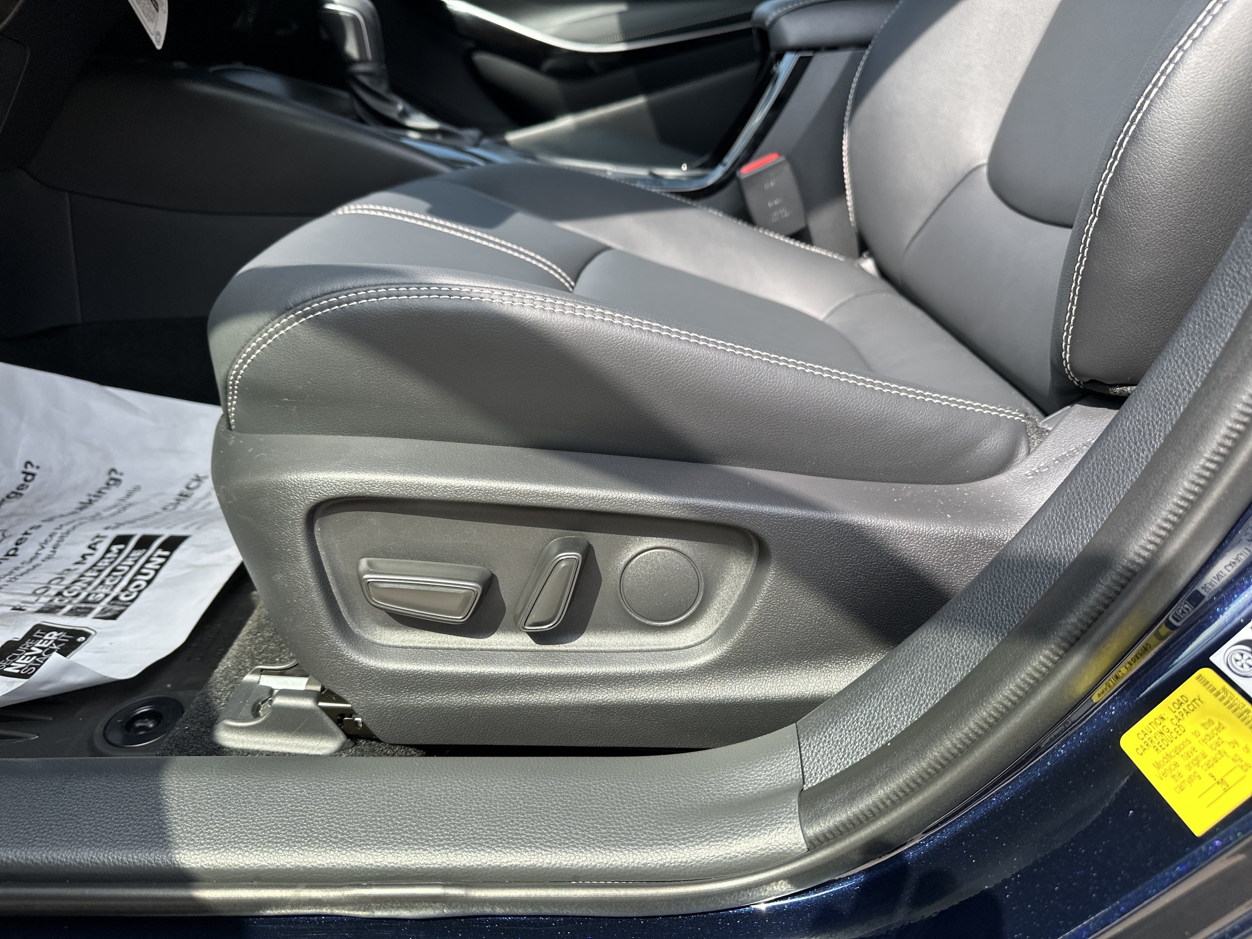 New 2026 Toyota Corolla Hybrid Sedan FWD image 12