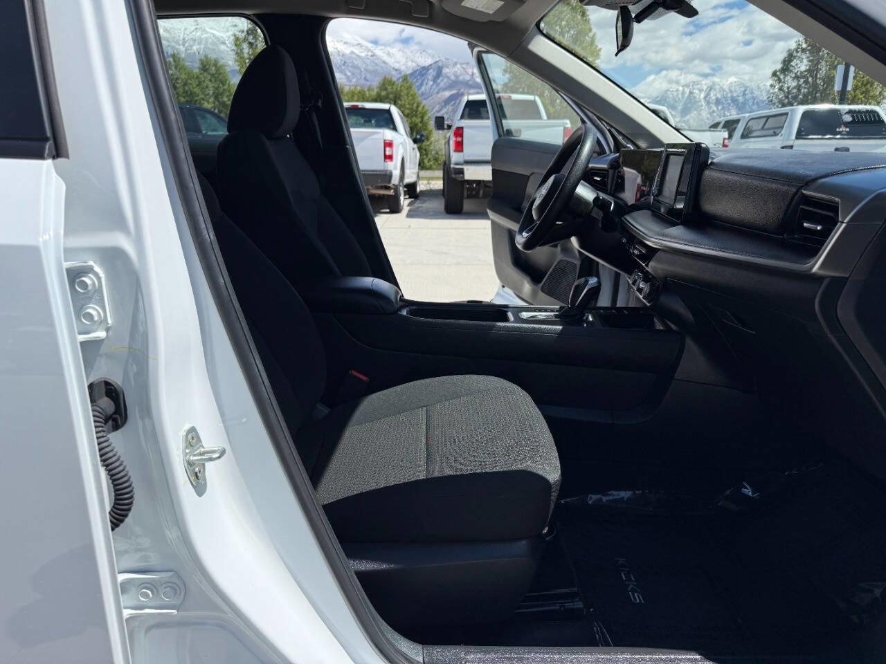 Used 2025 Nissan Kicks S image 23