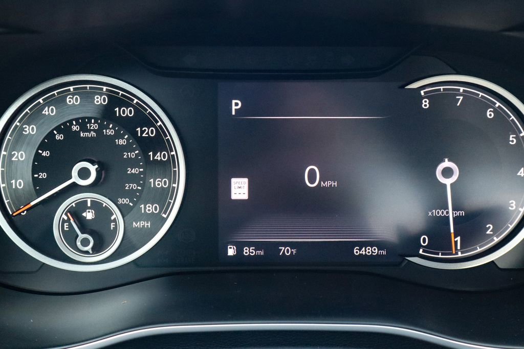 Used 2026 Genesis G70 2.5T image 27