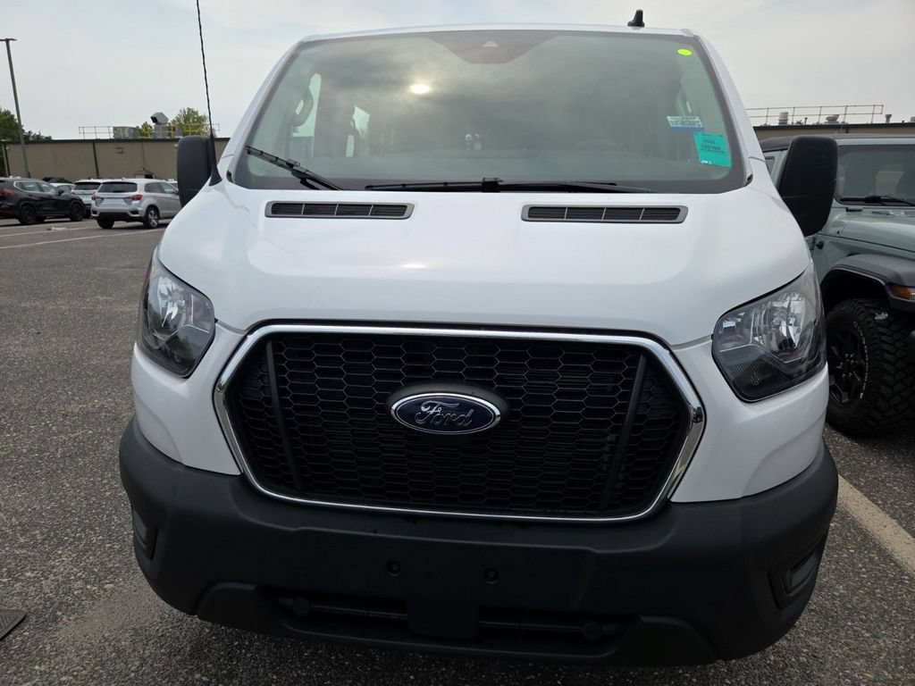 Used 2025 Ford Transit 250 Low Roof w/ Exterior Upgrade Package RWD image 3