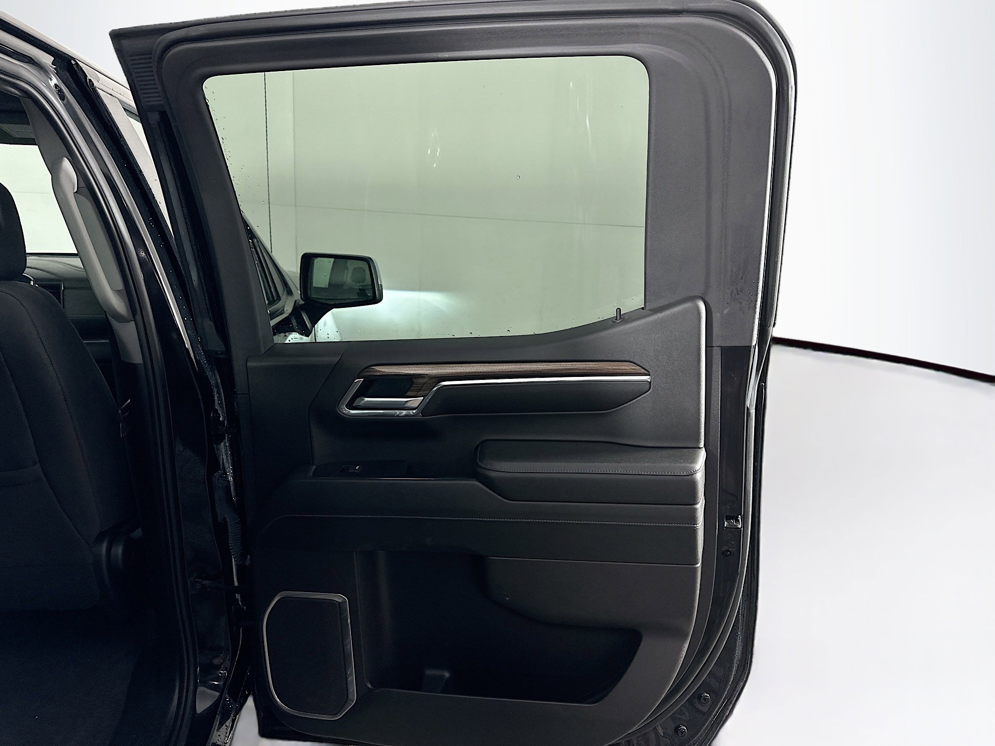 Used 2024 Chevrolet Silverado 1500 LT image 28