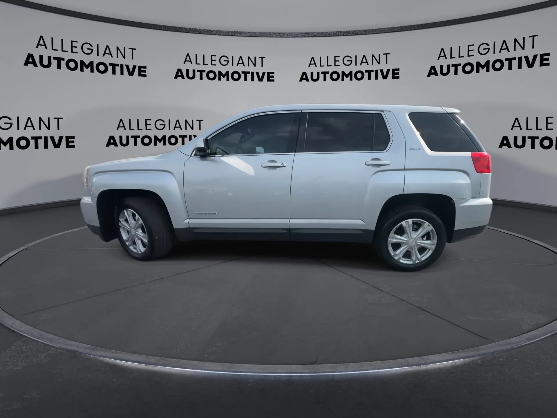 Used 2017 GMC Terrain SLE FWD image 7