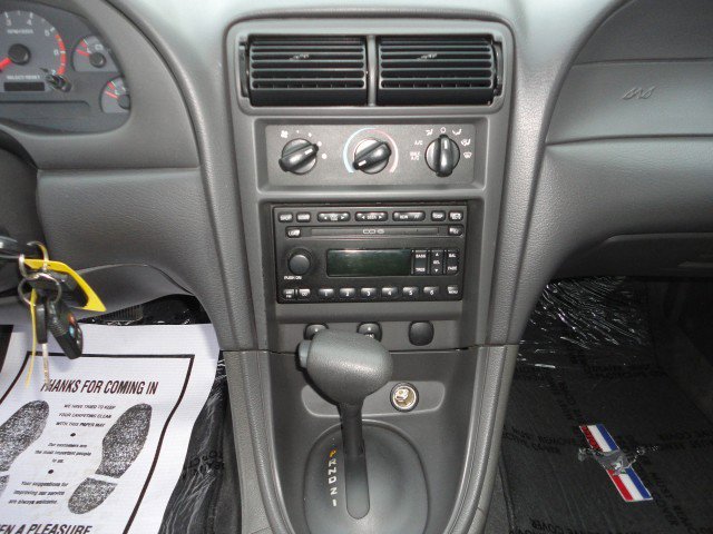 Used 2002 Ford Mustang Deluxe image 6