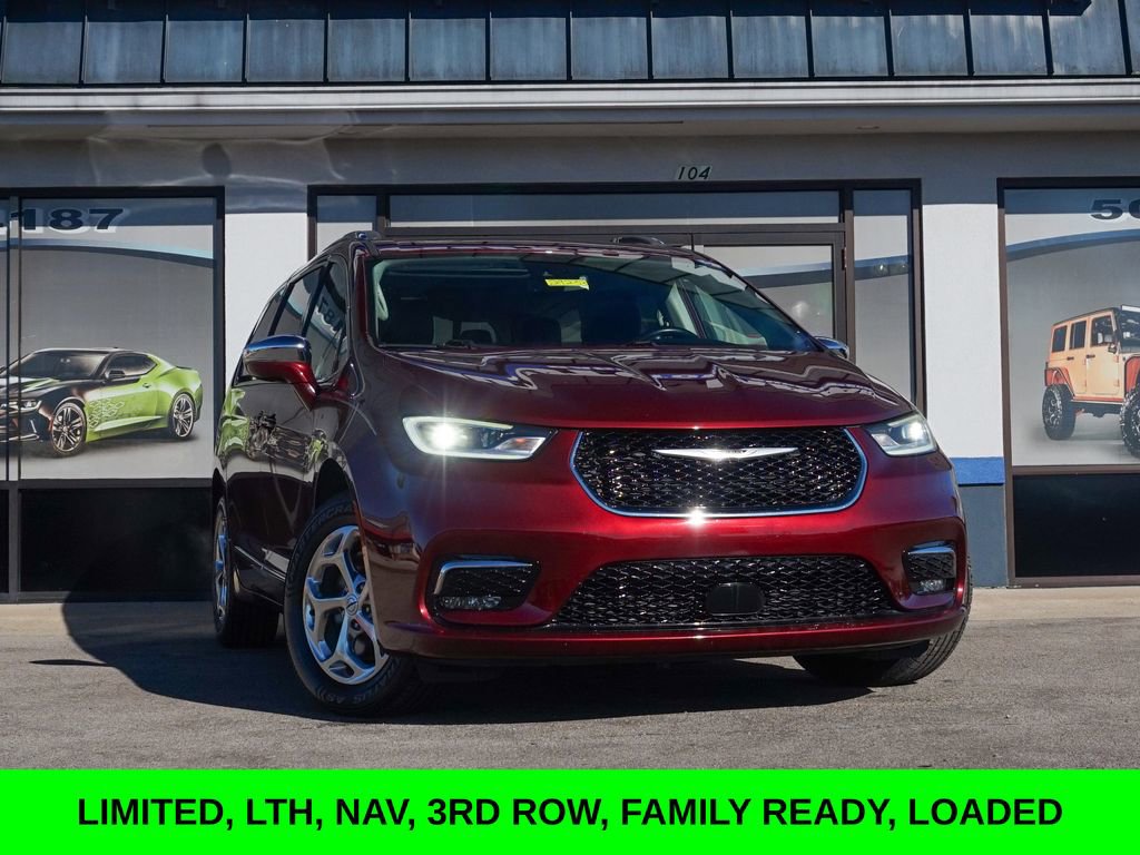 Used 2021 Chrysler Pacifica Limited w/ Uconnect Theater Family Group