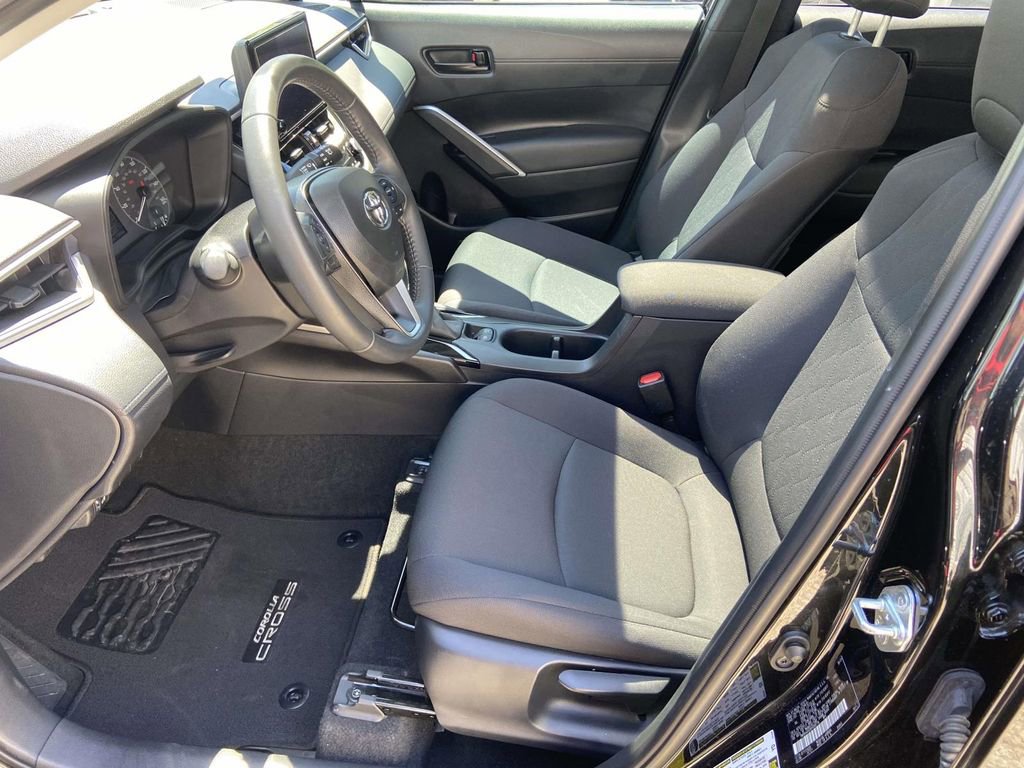 Used 2024 Toyota Corolla Cross LE w/ Moonroof Package FWD image 19