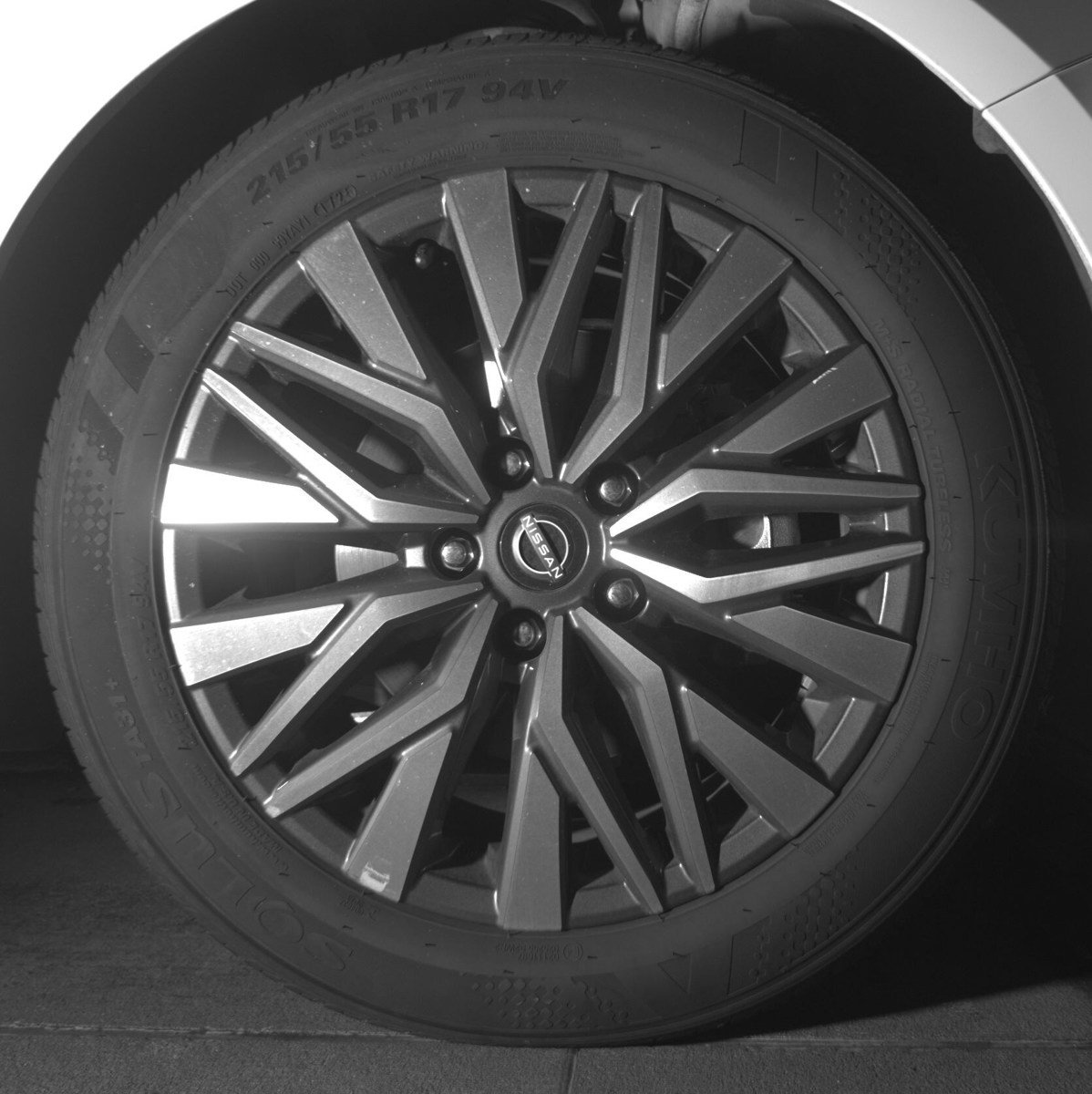 Used 2025 Nissan Altima 2.5 SV FWD image 10