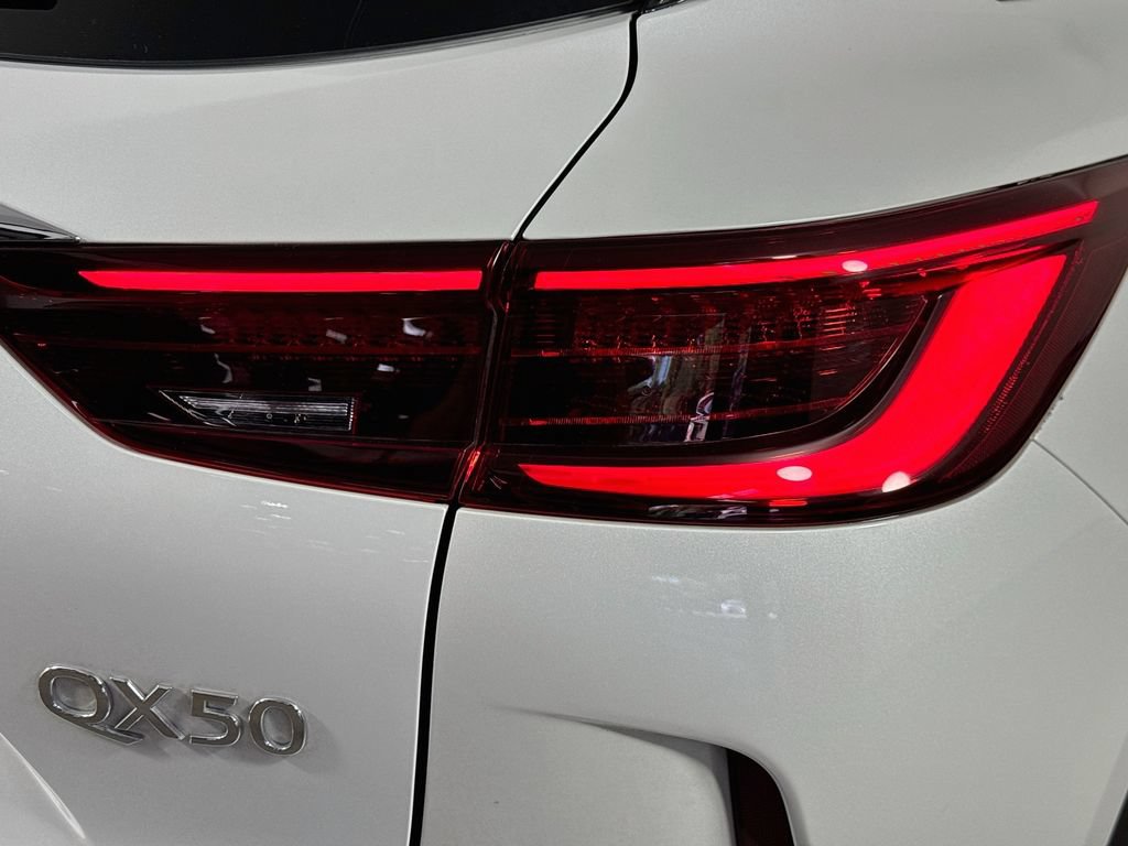 Certified 2023 INFINITI QX50 Luxe FWD image 37