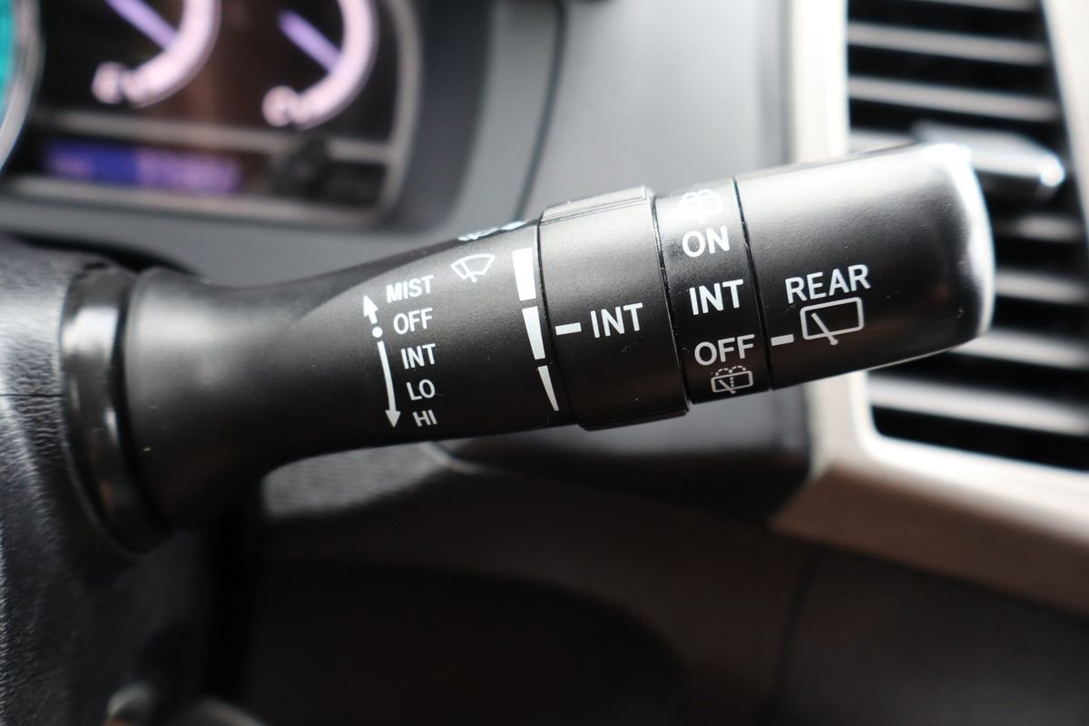 Used 2015 Toyota Venza LE image 32