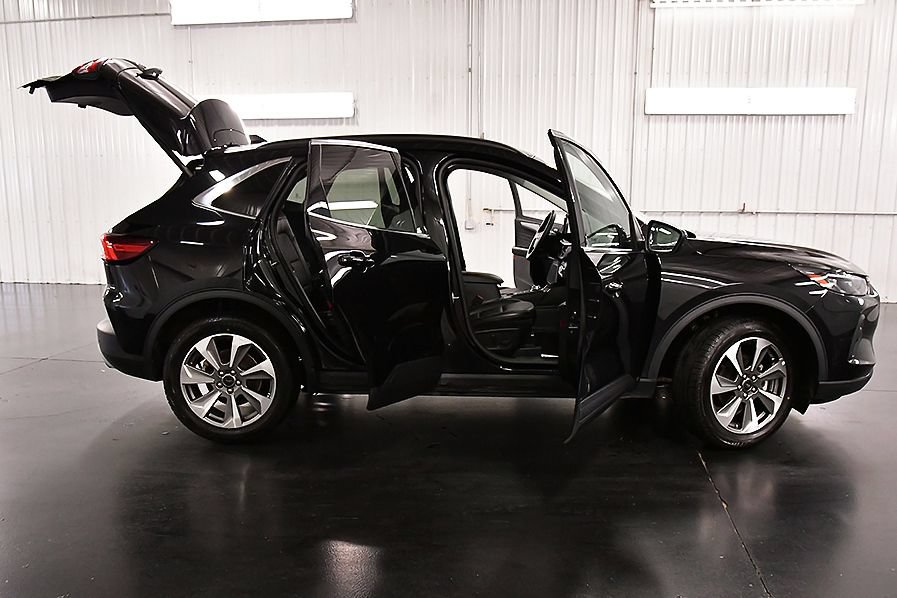 Used 2025 Ford Escape Platinum AWD/4WD image 32