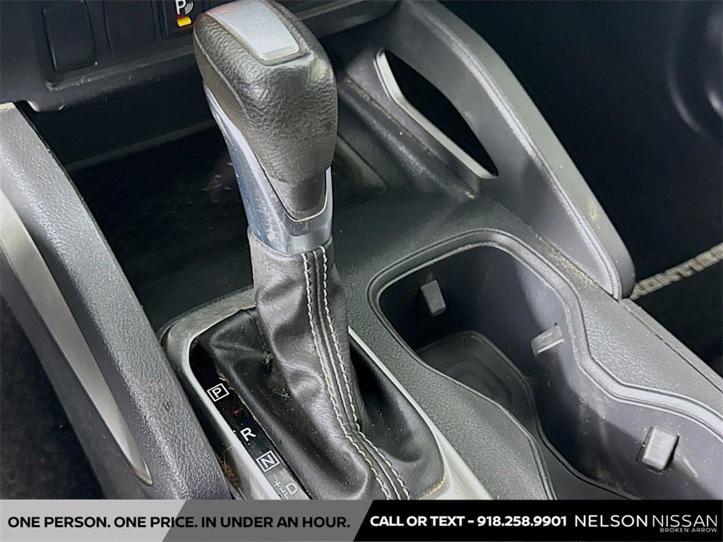 Used 2022 Nissan Frontier SV w/ Technology Package image 16