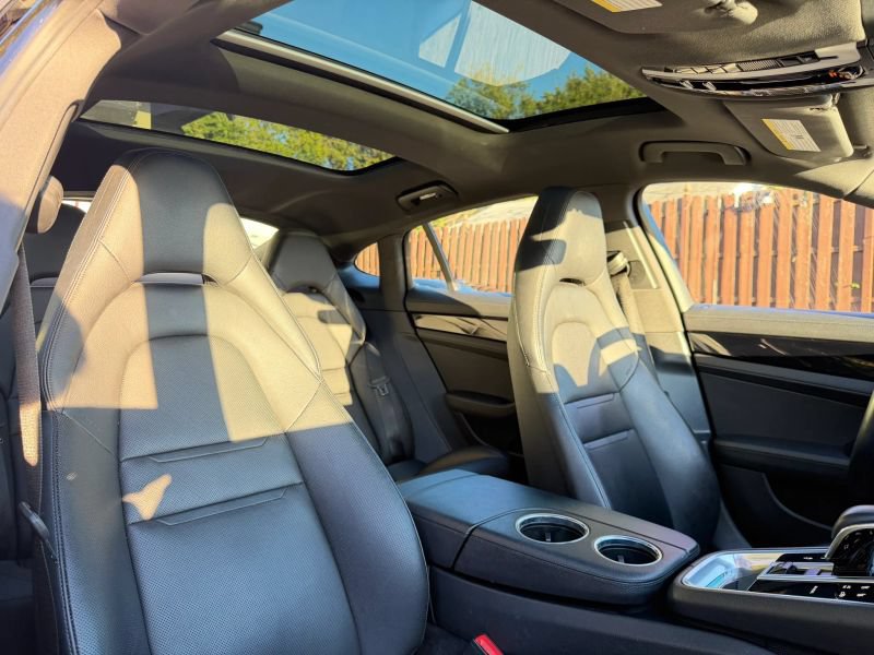 Used 2018 Porsche Panamera 4 AWD/4WD image 31