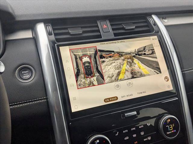Used 2025 Land Rover Discovery Dynamic SE image 13