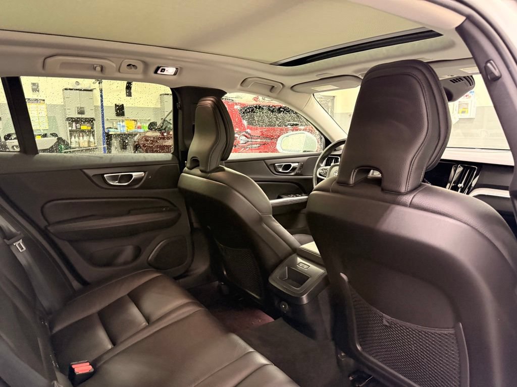 Used 2022 Volvo V60 T5 Cross Country AWD/4WD image 25
